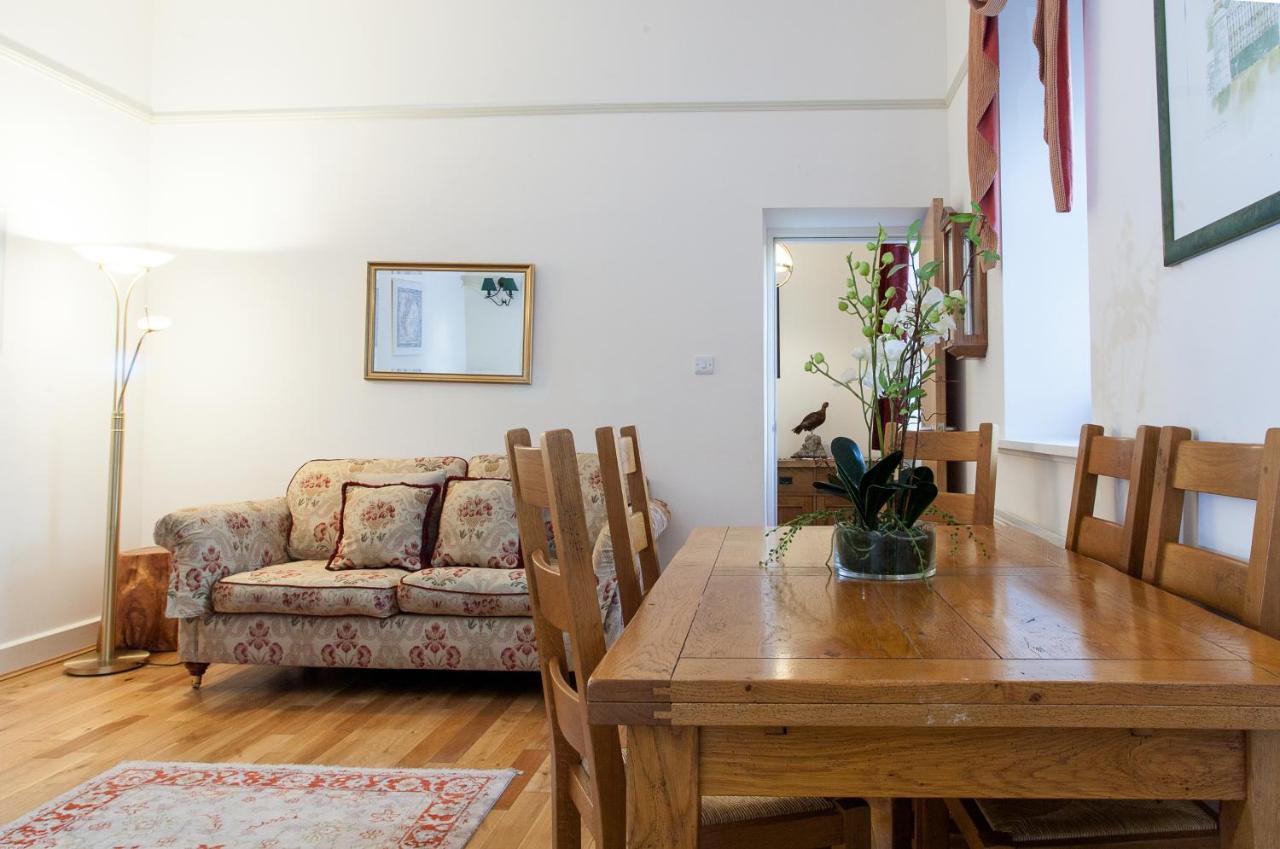 Loch Ness Moat House Apartments Форт Аугустус Экстерьер фото
